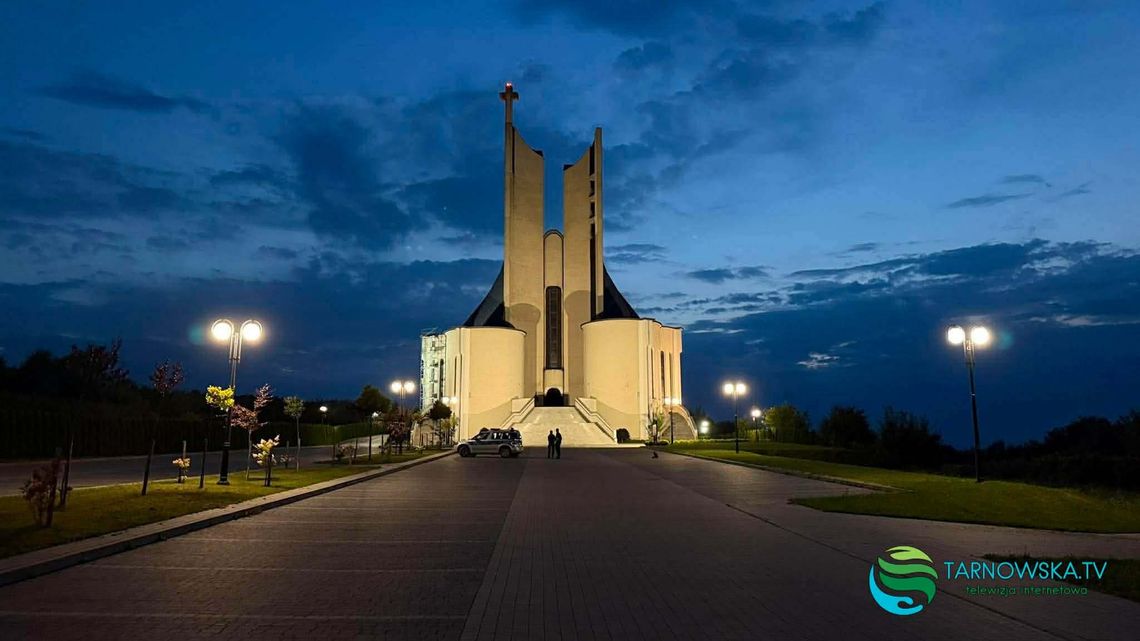 Miał być tuż przy krzyżu na wieży kościoła w Koszycach Wielkich! Służby obawiały się najgorszego