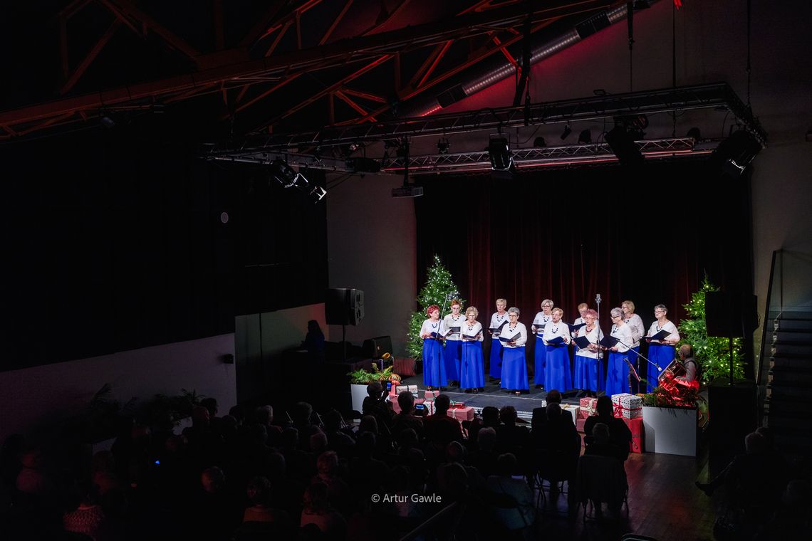 Międzypokoleniowe kolędowanie w Centrum Sztuki Mościce