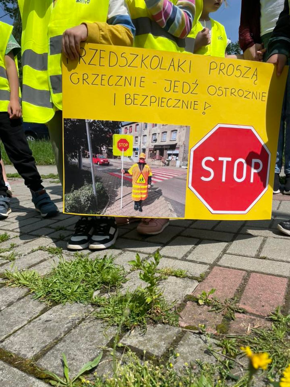 Młodzi tarnowianie wraz z policją apelują do kierowców o bezpieczeństwo na drodze