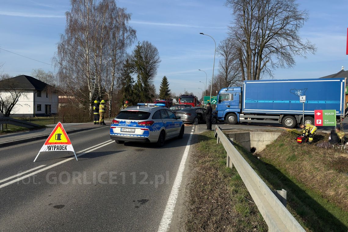 Moszczenica. Trzy rozbite pojazdy, trzy osoby trafiły do szpitala