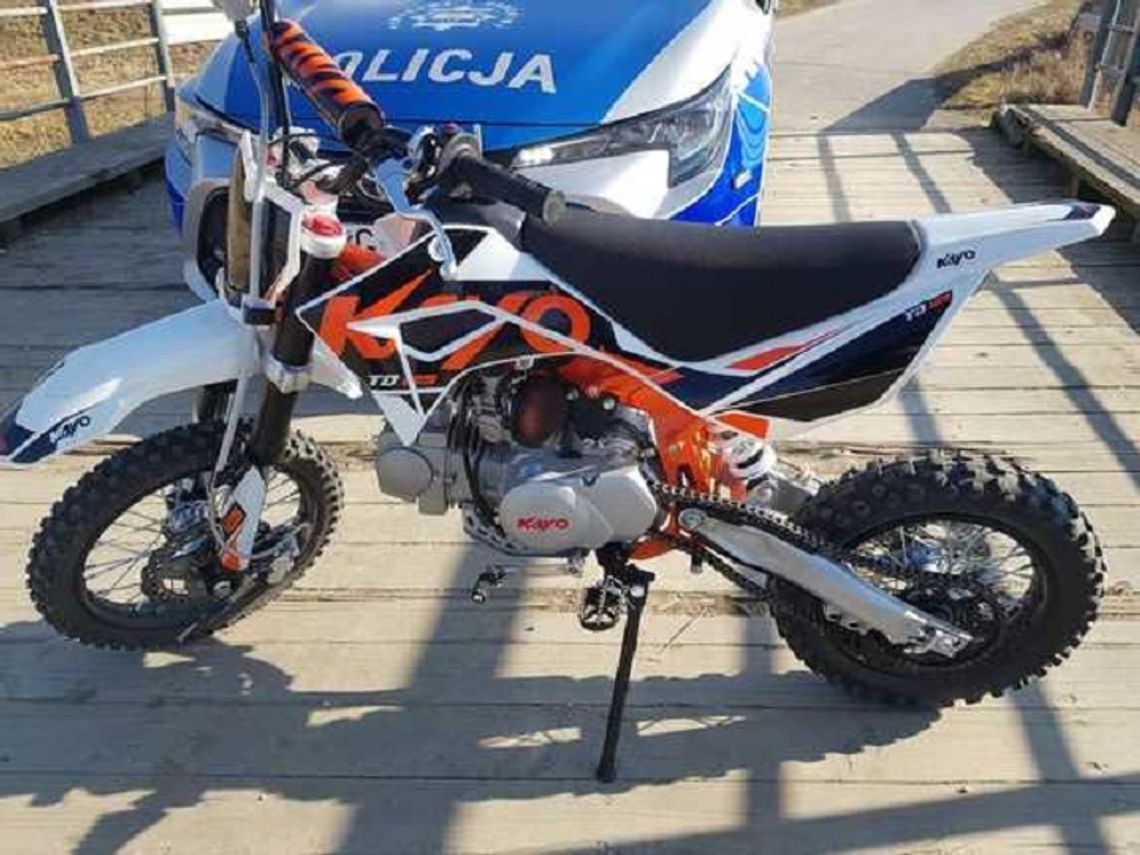 Nastolatek uciekał na motocyklu przed policją w powiecie dąbrowskim