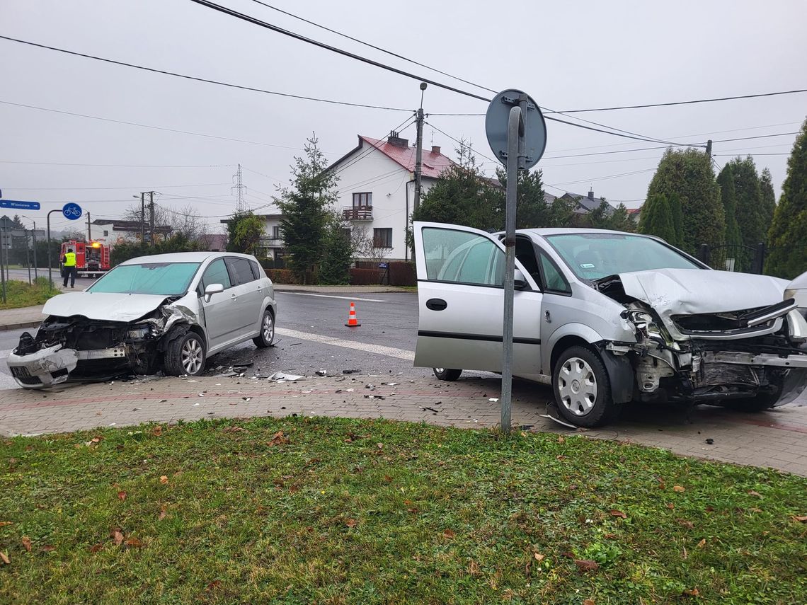 Niebezpieczny poranek na drogach Tarnowa. Doszło do dwóch poważnych zdarzeń