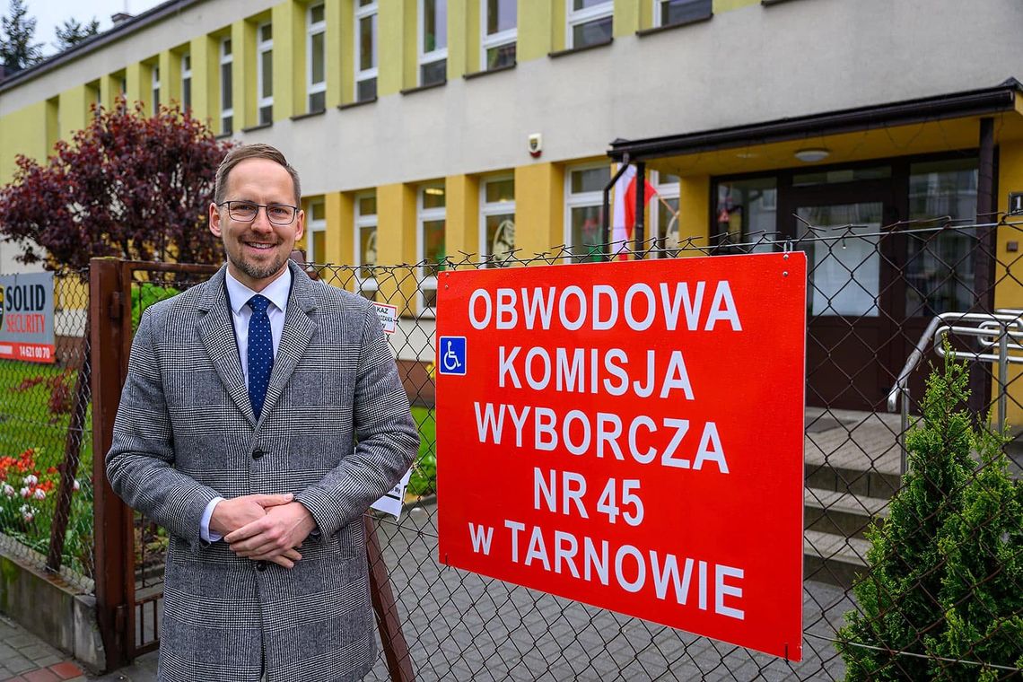 Jakub Kwaśny wygrywa wybory na prezydenta Tarnowa