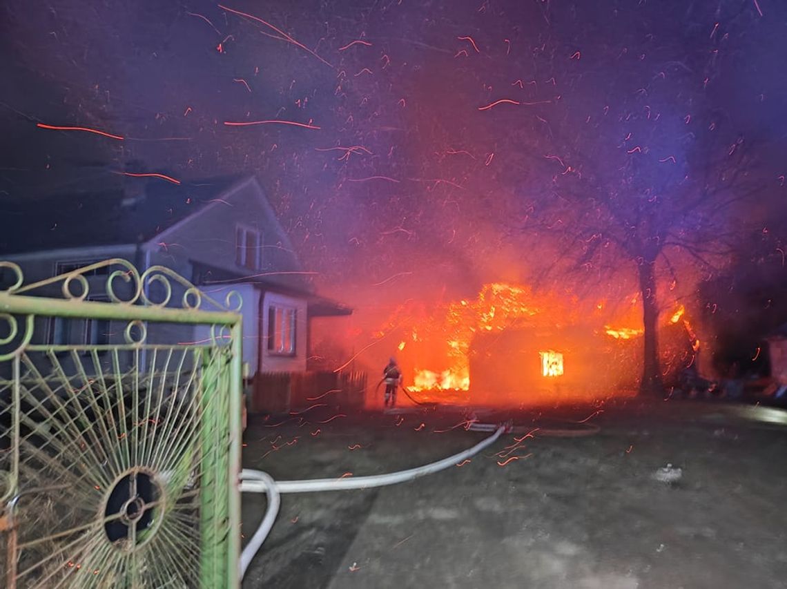 Nocny pożar budynku gospodarczego w miejscowości Delastowice