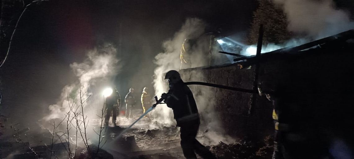 Nocny pożar stodoły w Mędrzechowie