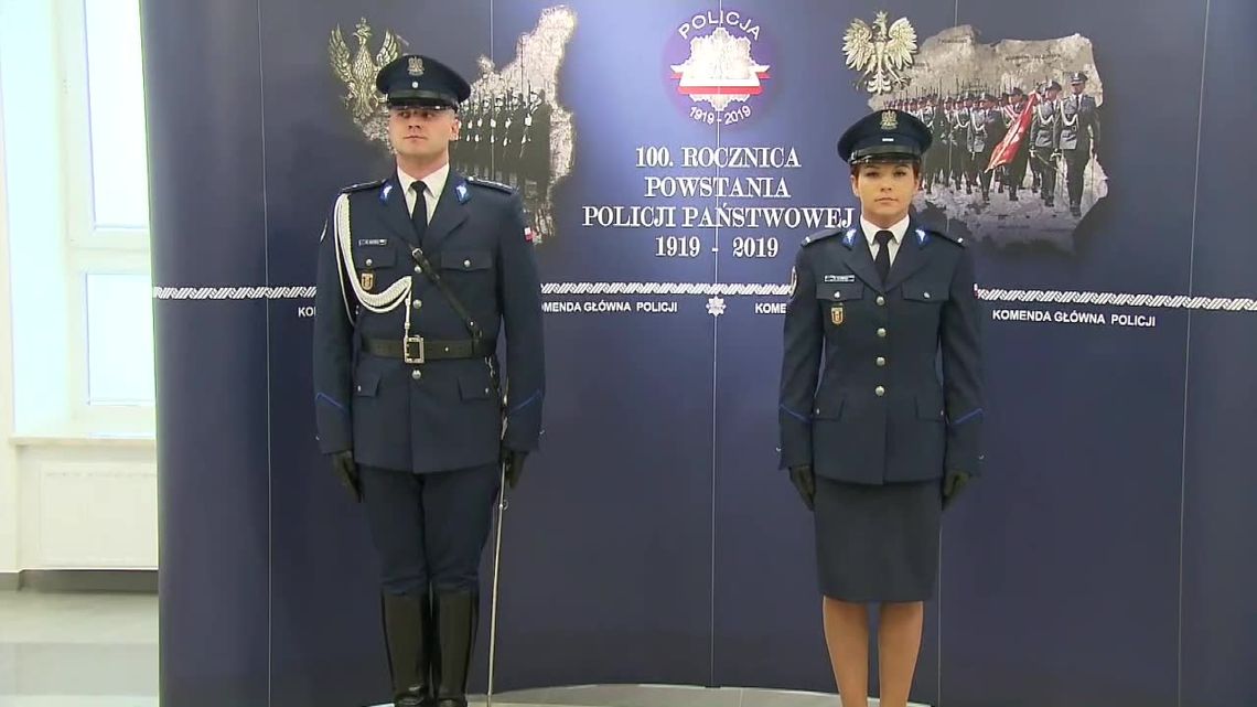 Nowe mundury dla policji z okazji 100-lecia formacji. Na razie tylko do testowania