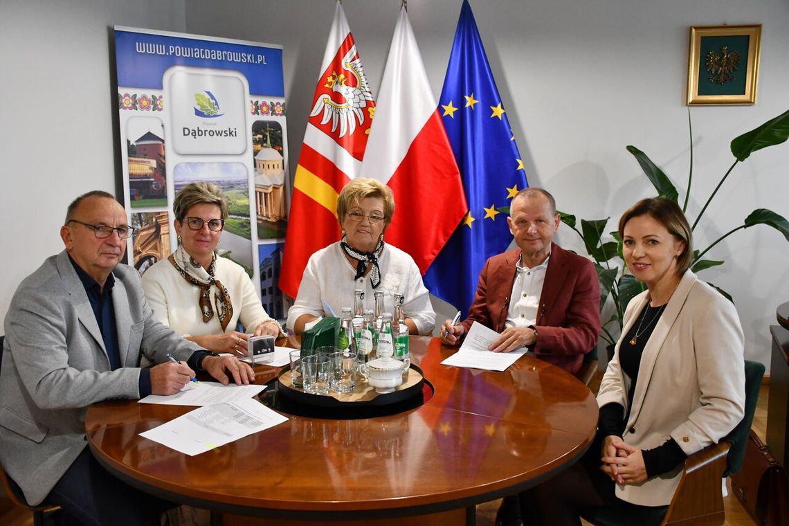 Nowy autobus dla podopiecznych ŚDS w Oleśnicy