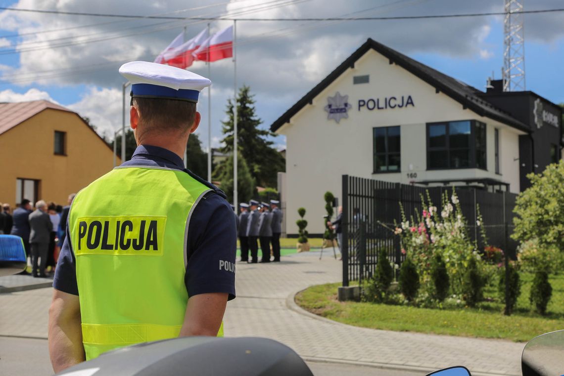 Otwarcie nowego budynku Posterunku Policji w Uściu Gorlickim. Obchody Święta Policji w powiecie Gorlickim