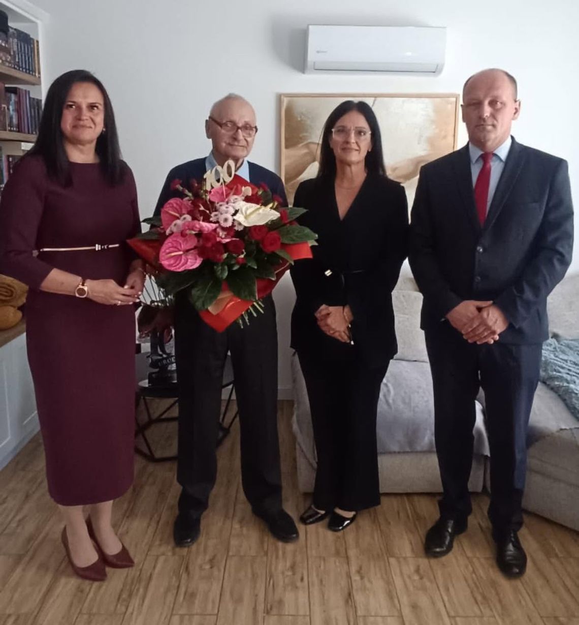 Pan Stanisław Szczepanik z Jastrzębi świętuje 100. urodziny Pan Stanisław Szczepanik z Jastrzębi świętuje 100. urodziny