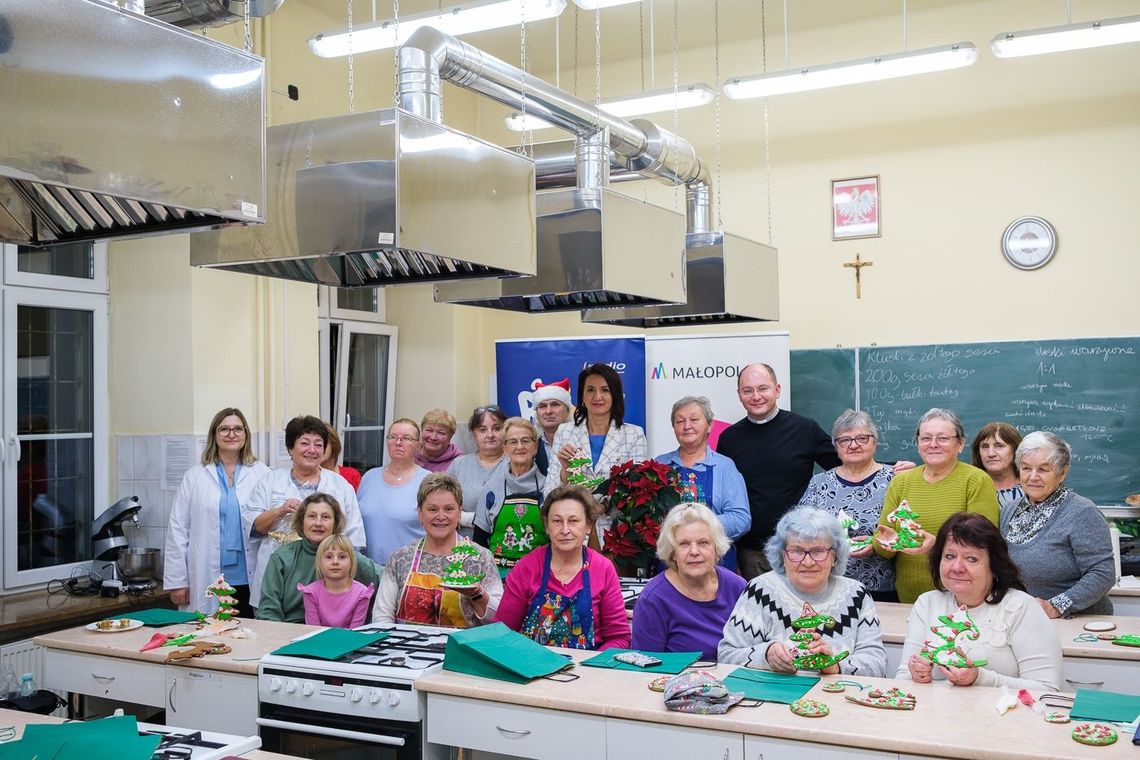 Piernikowe warsztaty dla seniorów w Tarnowie Piernikowe warsztaty dla seniorów w Tarnowie