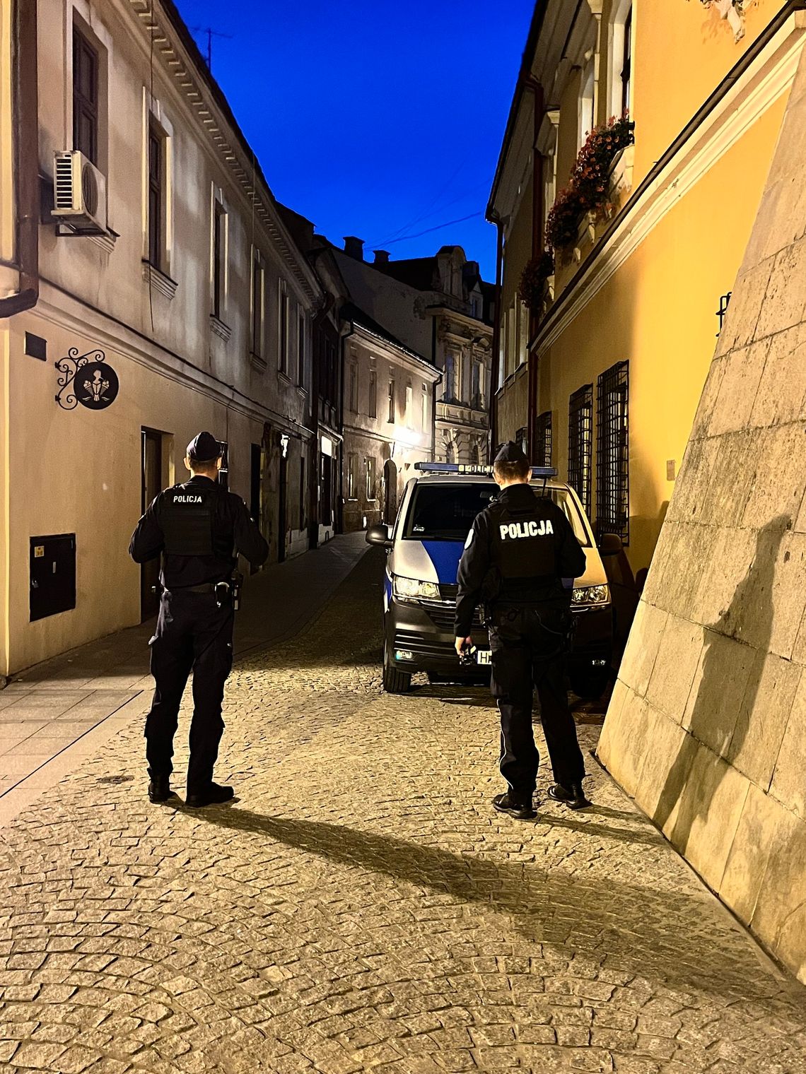 Piesze patrole policji ruszyły w miasto Piesze patrole policji ruszyły w miasto