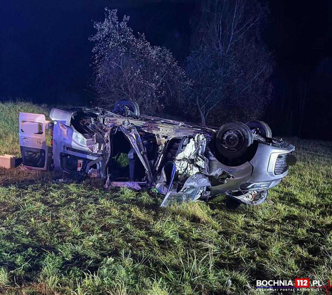Pijany 22-latek za kierownicą BMW doprowadził do wypadku. Toyota dachowała, cztery osoby trafiły do szpitala Pijany 22-latek za kierownicą BMW doprowadził do wypadku. Toyota dachowała, cztery osoby trafiły do szpitala
