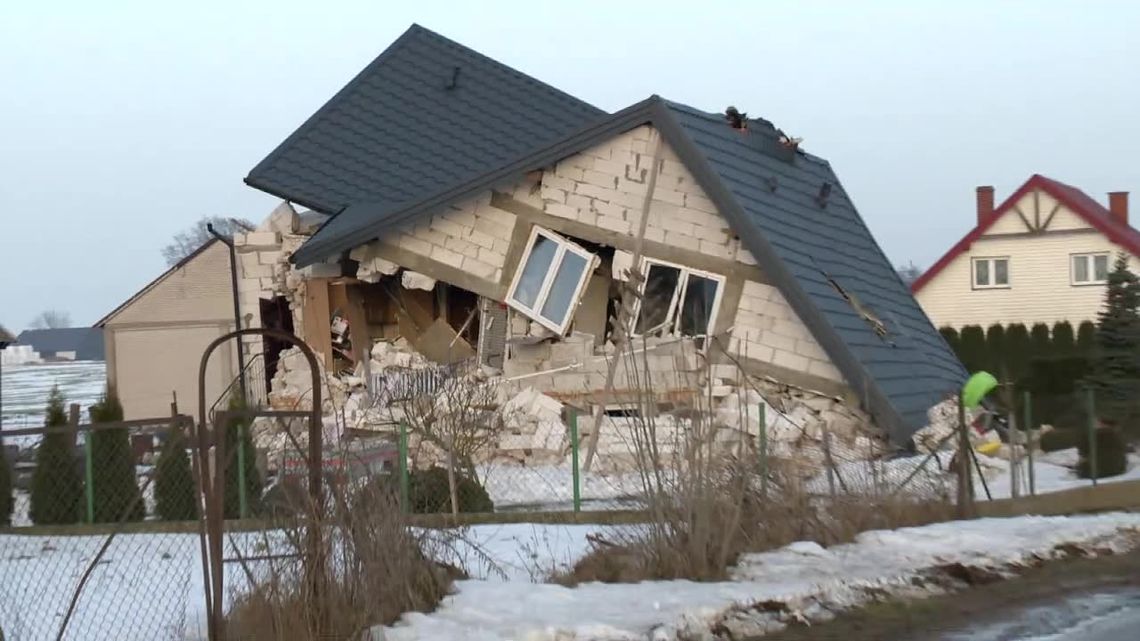 Po wybuchu w podlaskiej wsi zawalił się dom. Trzy osoby trafiły do szpitala