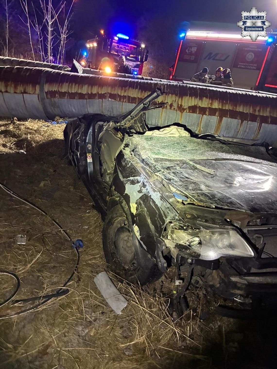 Policjanci wyjaśniają okoliczności wczorajszego wypadku z udziałem nastolatków. Poszkodowani w szpitalu