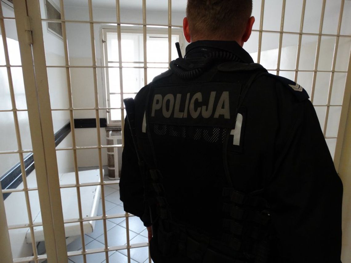 Policjanci zatrzymali na gorącym uczynku włamywaczy do piwnicy
