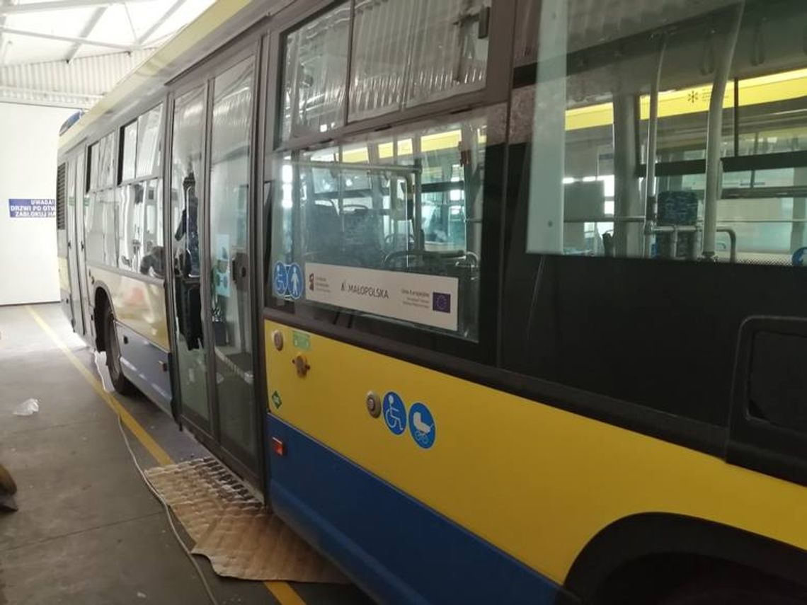 Policjanci zatrzymali sprawcę niedzielnego ostrzelania autobusu komunikacji miejskiej