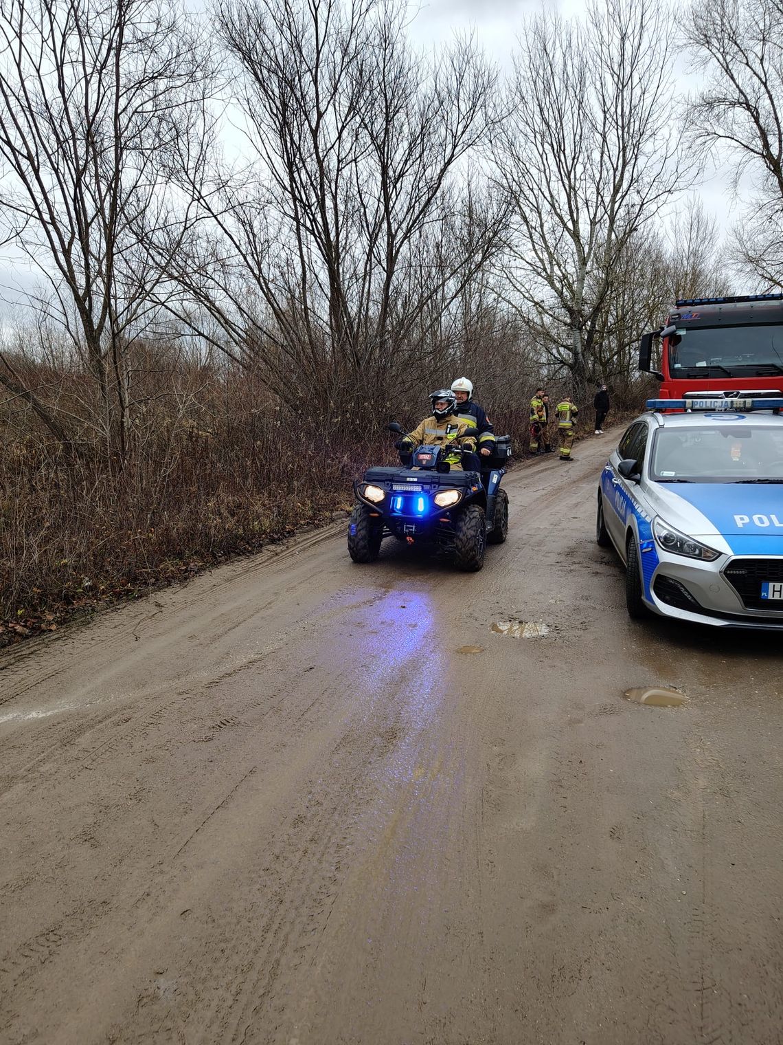 Poszukiwania mężczyzny na Wiśle pod Szczucinem. W działania zaangażowane służby z dwóch województw