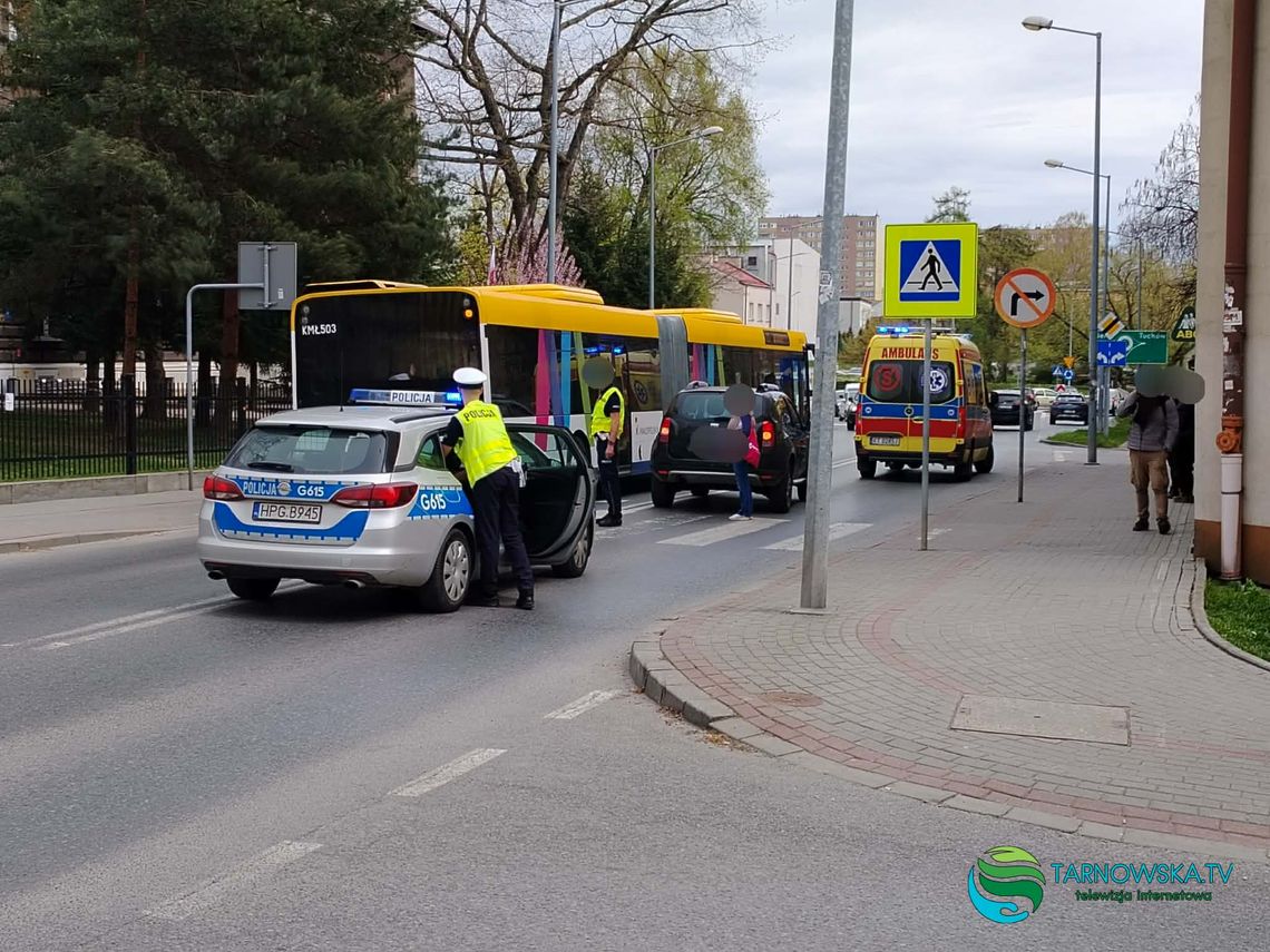 Potrącenie pieszej na ul. Mickiewicza w Tarnowie. Utrudnienia w ruchu
