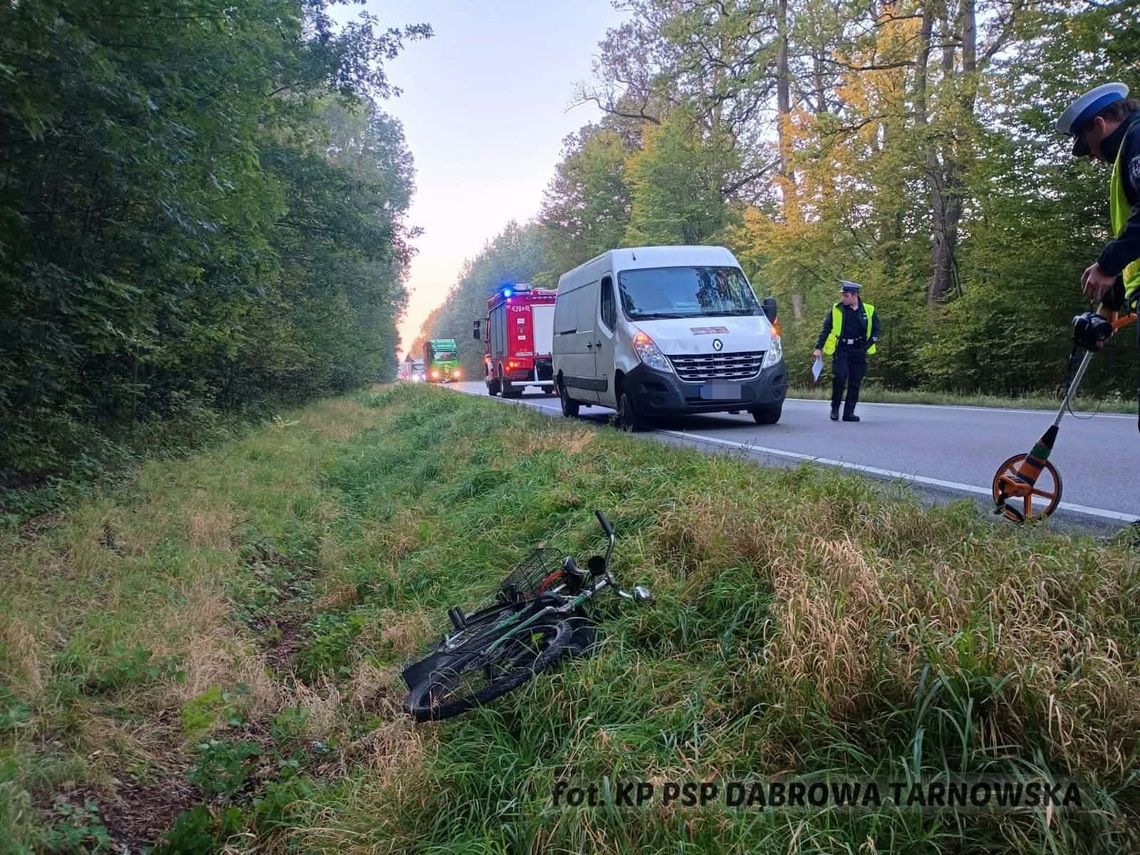 Potrącenie rowerzysty na DK73. Około 60-letni mężczyzna trafił do szpitala