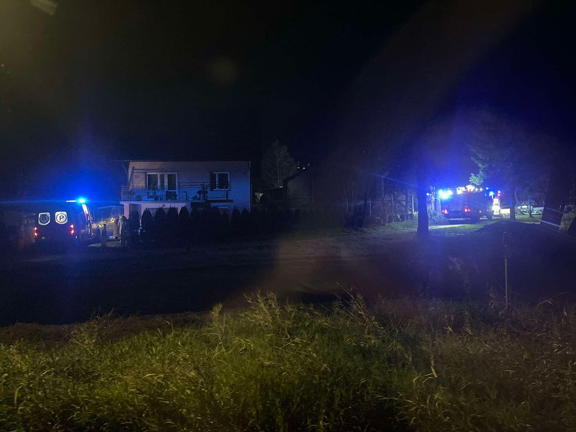 Pożar domu w Gorlicach. Jedna osoba poszkodowana Pożar domu w Gorlicach. Jedna osoba poszkodowana