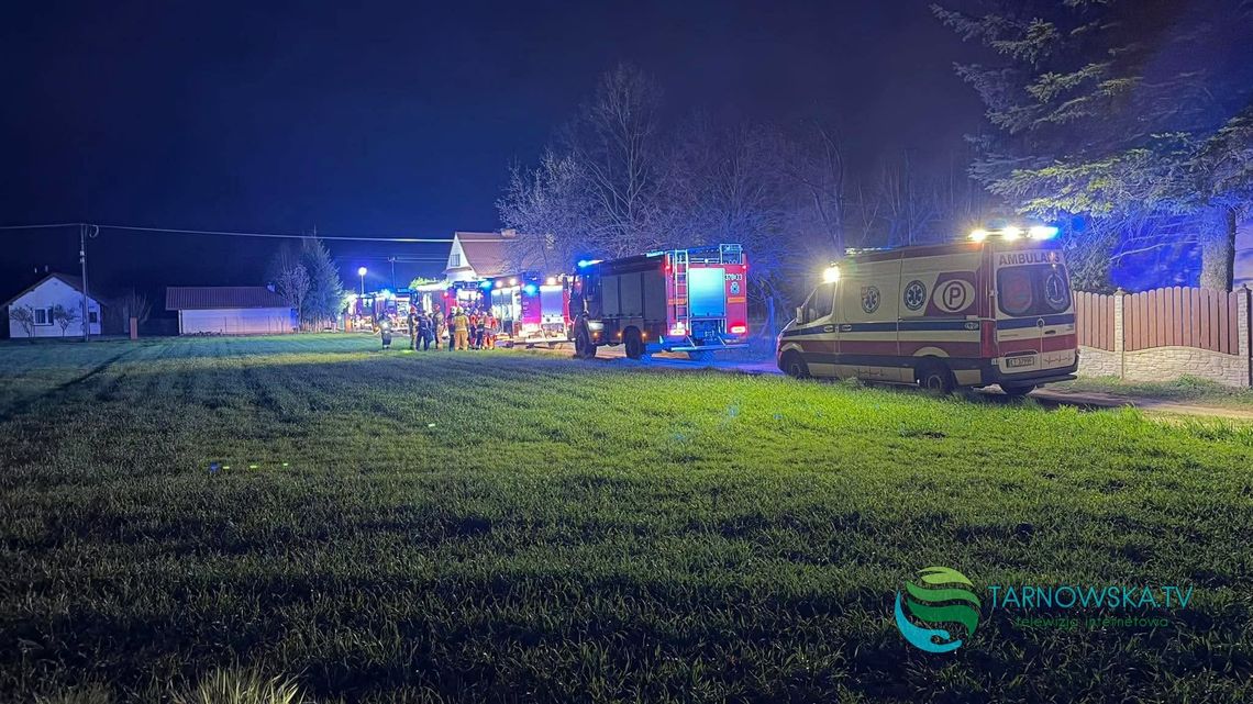 Pożar domu w Woli Rzędzińskiej. Jedna osoba poszkodowana Pożar domu w Woli Rzędzińskiej. Jedna osoba poszkodowana