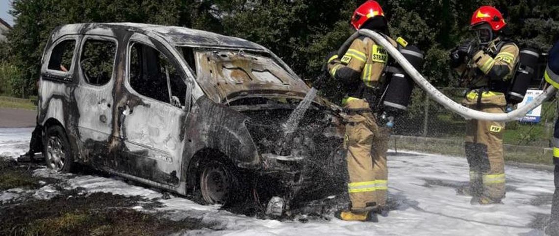 Pożar samochodu osobowego w Małcu