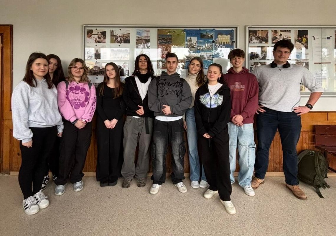 Projekt „Sztuka Mówienia 3.0” to inicjatywa realizowana przez uczniów Zespołu Szkół nr 2 im. Eugeniusza Kwiatkowskiego w Dębicy