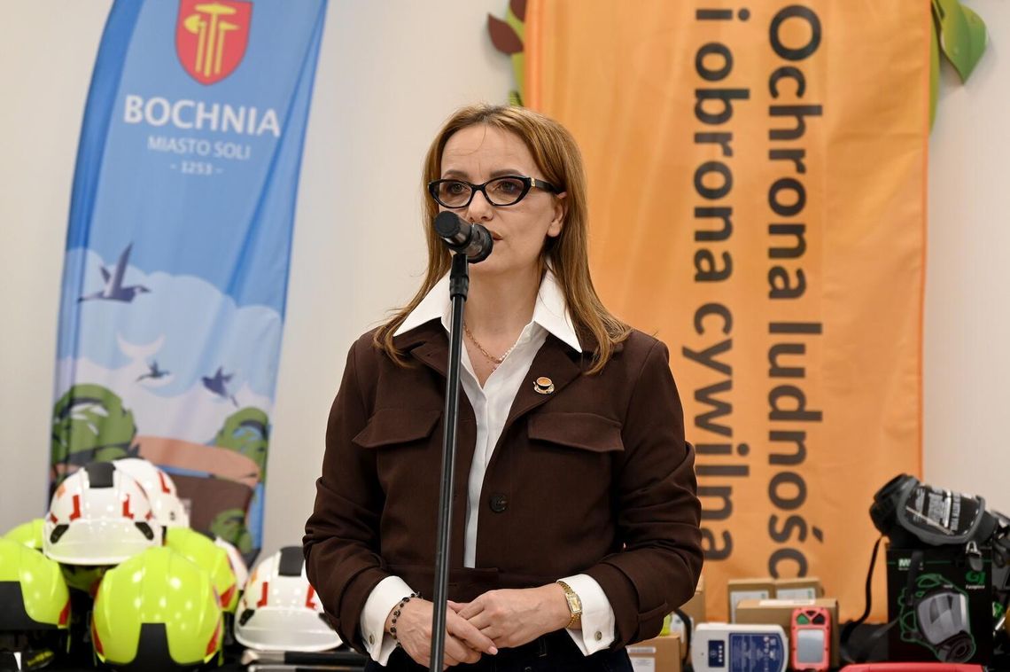 Bochnia. Przekazano sprzęt zakupiony w ramach Programu Ochrony Ludności i Obrony Cywilnej