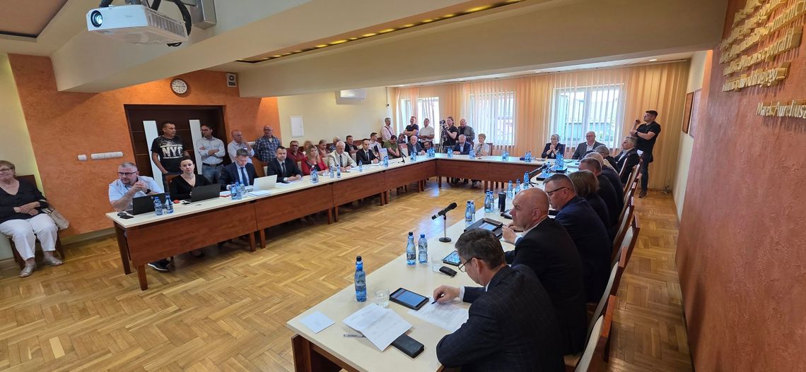 Rada Gminy Lisia Góra podjęła decyzję ws. magazynów energii w Pawęzowie. Wójt zapowiada dalsze procedury środowiskowe