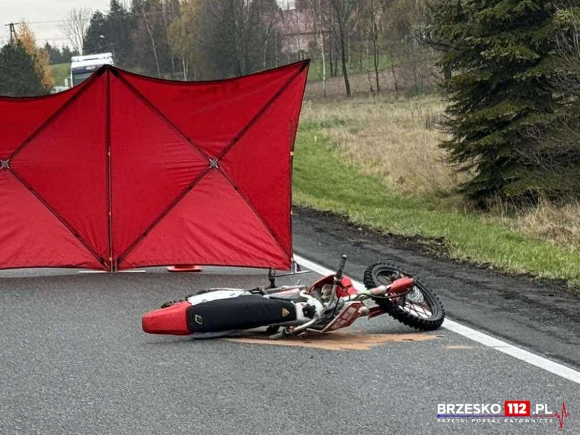 Ranny motocyklista po wypadku w Gnojniku. Samochód zderzył się z motocyklem