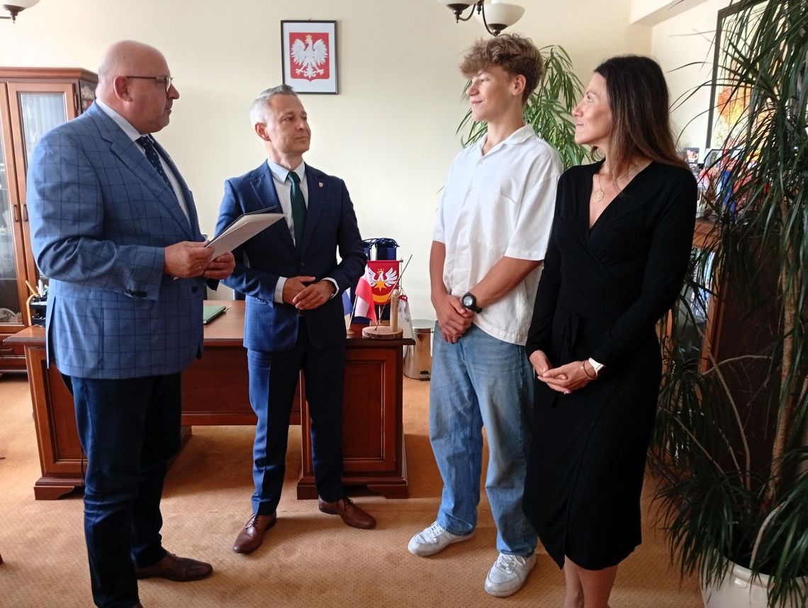 Starostowie docenili Mistrza Polski z Bobrownik Wielkich