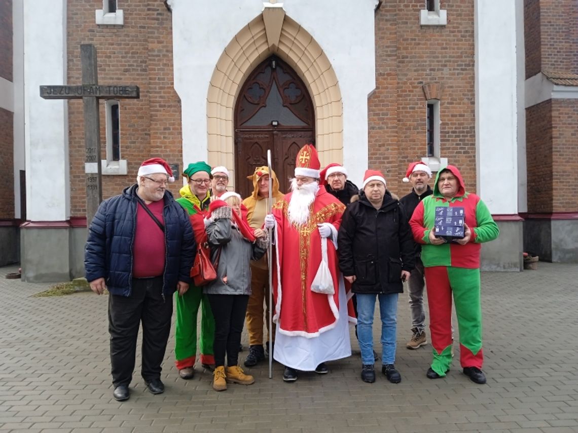 Święty Mikołaj z gminy Tarnów odwiedził polskie rodziny na Kresach