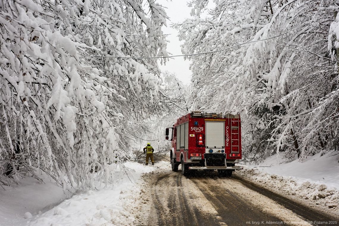 Sytuacja kryzysowa po śnieżycy na Podkarpaciu powoli się stabilizuje