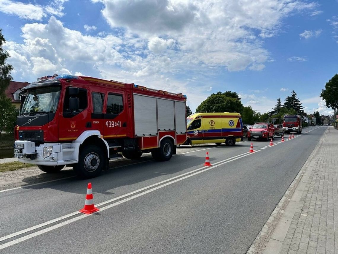 Szczucin. Zwłoki mężczyzny w stawie wyłowione przez strażaków