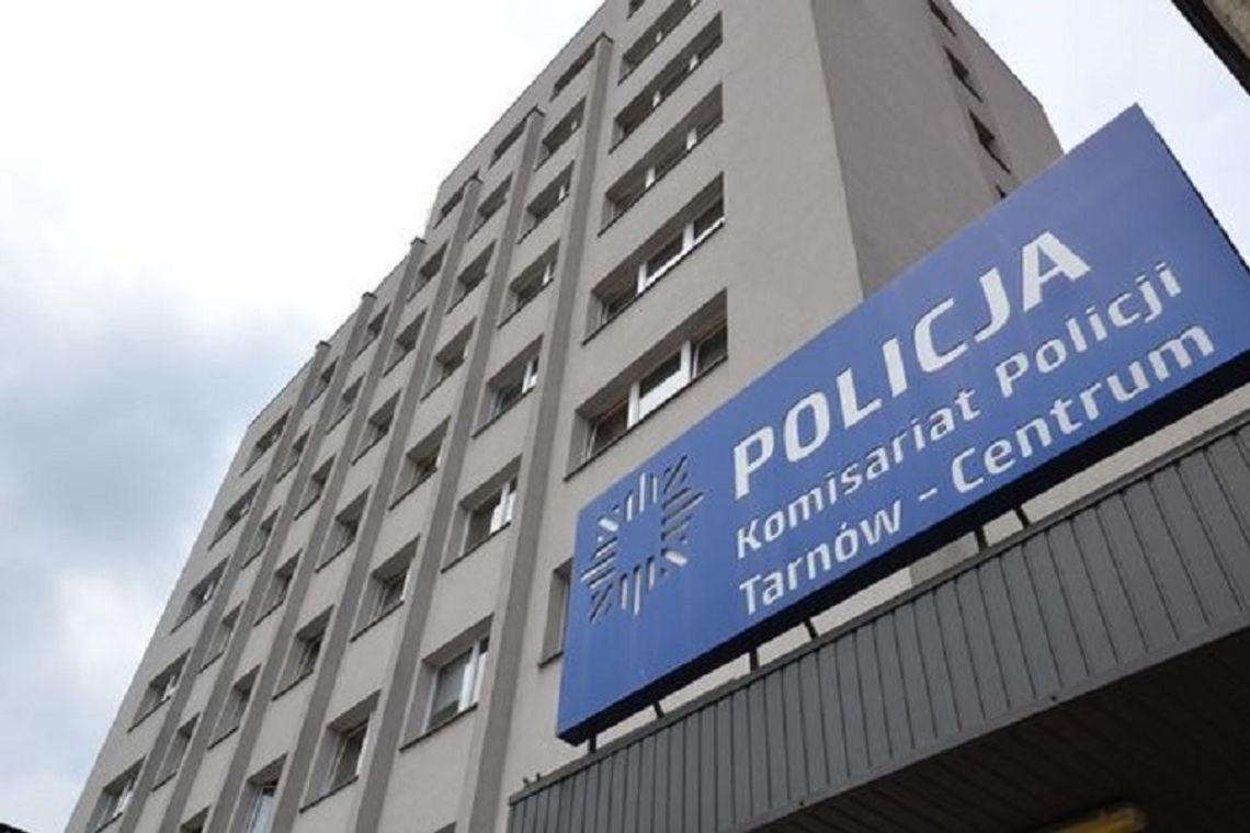 Szybka reakcja policjantów z Tarnowa – mężczyzna otrzymał niezbędną pomoc