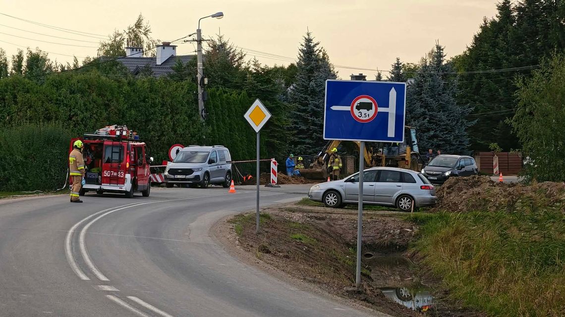 Tajemnicze znalezisko podczas remontu drogi. W Woli Mieleckiej odkryto prawdopodobnie ludzkie kości Tajemnicze znalezisko podczas remontu drogi. W Woli Mieleckiej odkryto prawdopodobnie ludzkie kości