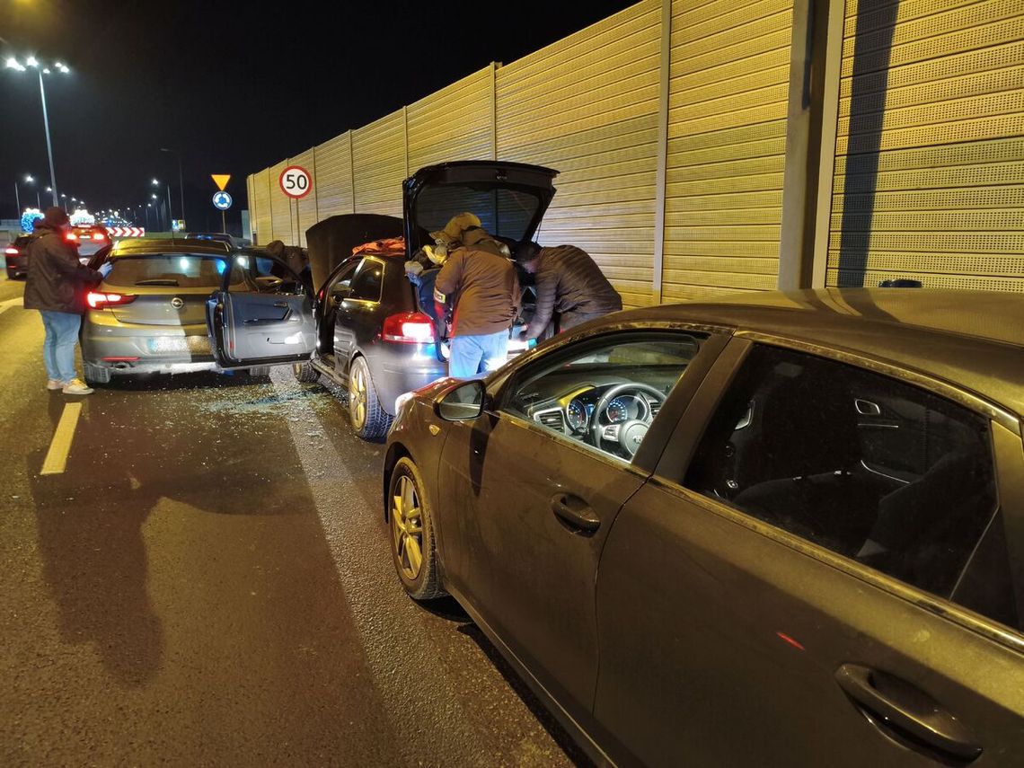 Tarnów. 12 osób zamieszanych w narkotykowy proceder. Pięcioro z nich w areszcie Tarnów. 12 osób zamieszanych w narkotykowy proceder. Pięcioro z nich w areszcie