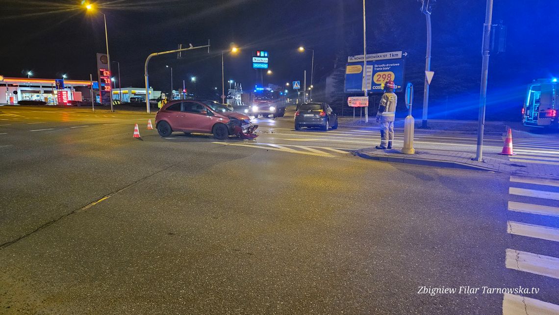 Tarnów. Dwa samochody zderzyły się na skrzyżowaniu ul.Spokojna i Nowodąbrowska