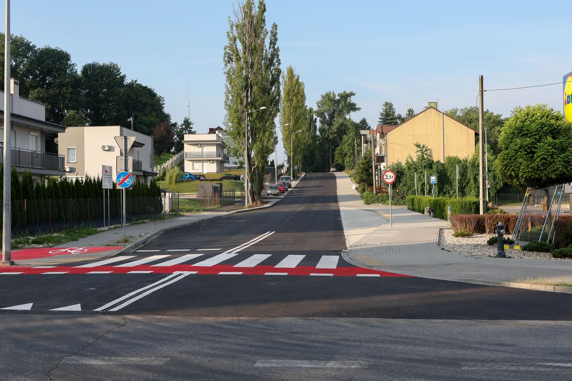 Tarnów. Ulica Nowy Świat wyremontowana. Przywrócono ruch drogowy w obu kierunkach