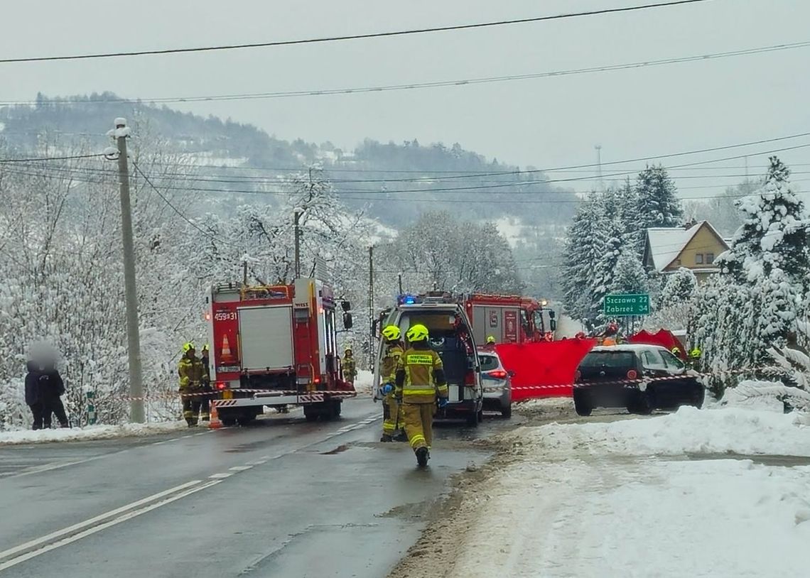 Tragiczny wypadek na DW 968 w Mszanie Górnej – droga całkowicie zablokowana Tragiczny wypadek na DW 968 w Mszanie Górnej – droga całkowicie zablokowana