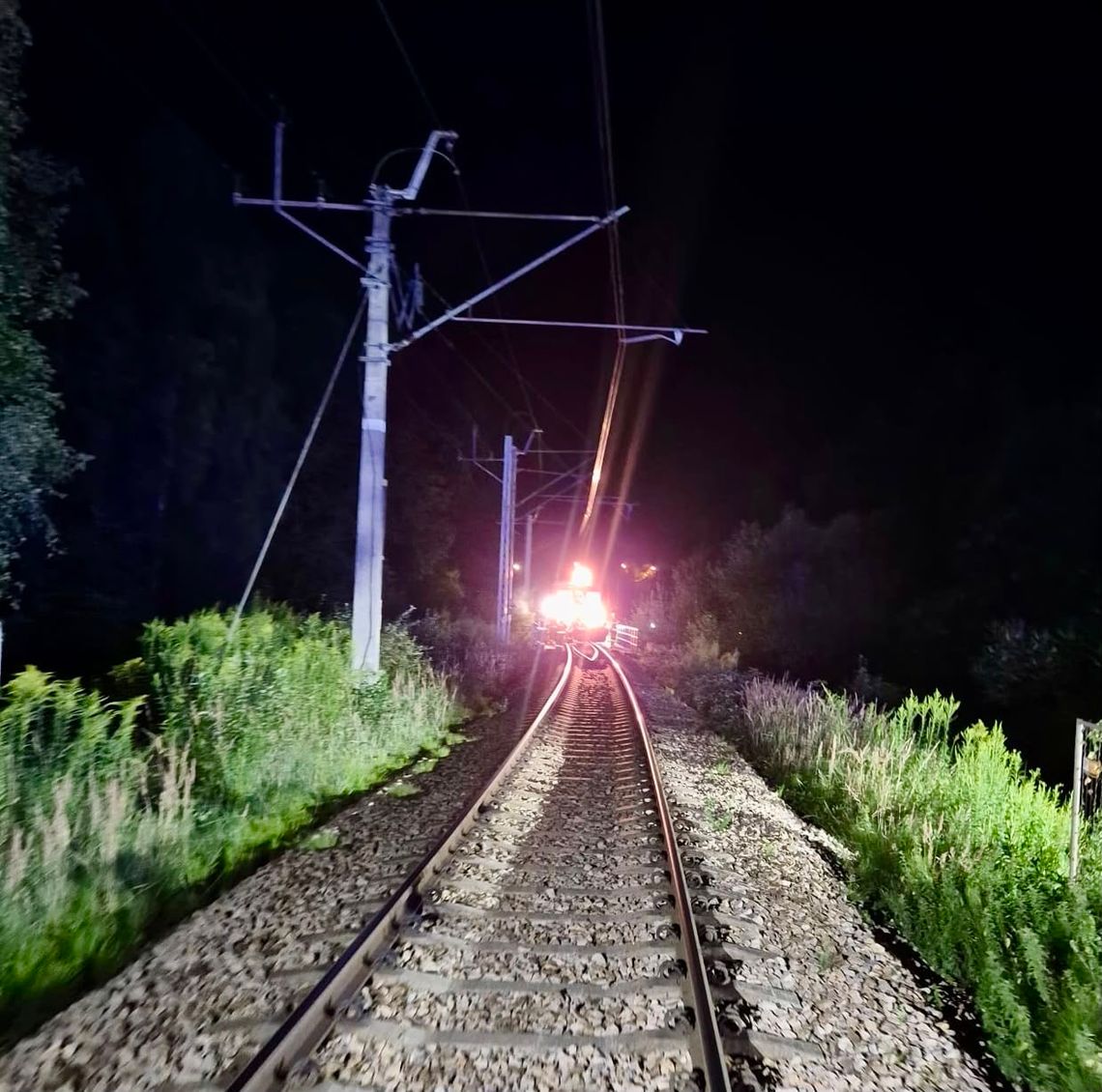 Tragiczny wypadek na torach w Rzozowie. Kobieta zginęła pod kołami pociągu Tragiczny wypadek na torach w Rzozowie. Kobieta zginęła pod kołami pociągu