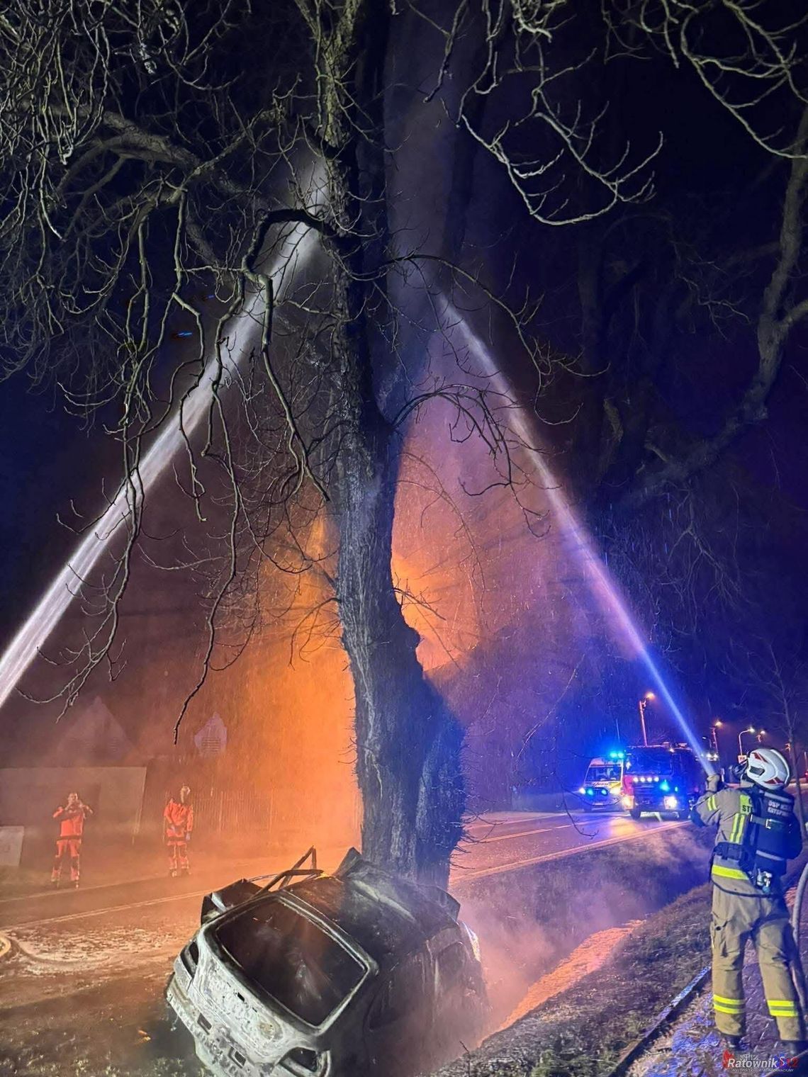 Tragiczny wypadek w Krakowie. Zwęglone ciało w samochodzie