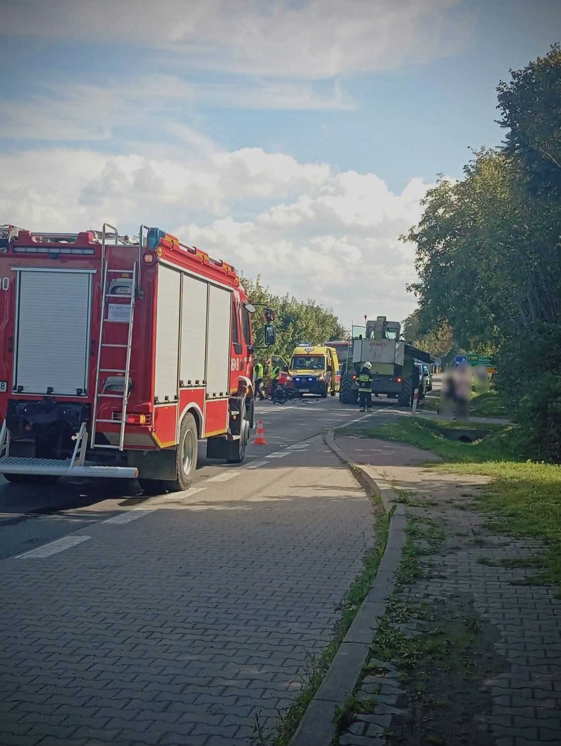 Tragiczny wypadek w Makowie. Motocyklista zginął po zderzeniu z maszyną rolniczą Tragiczny wypadek w Makowie. Motocyklista zginął po zderzeniu z maszyną rolniczą