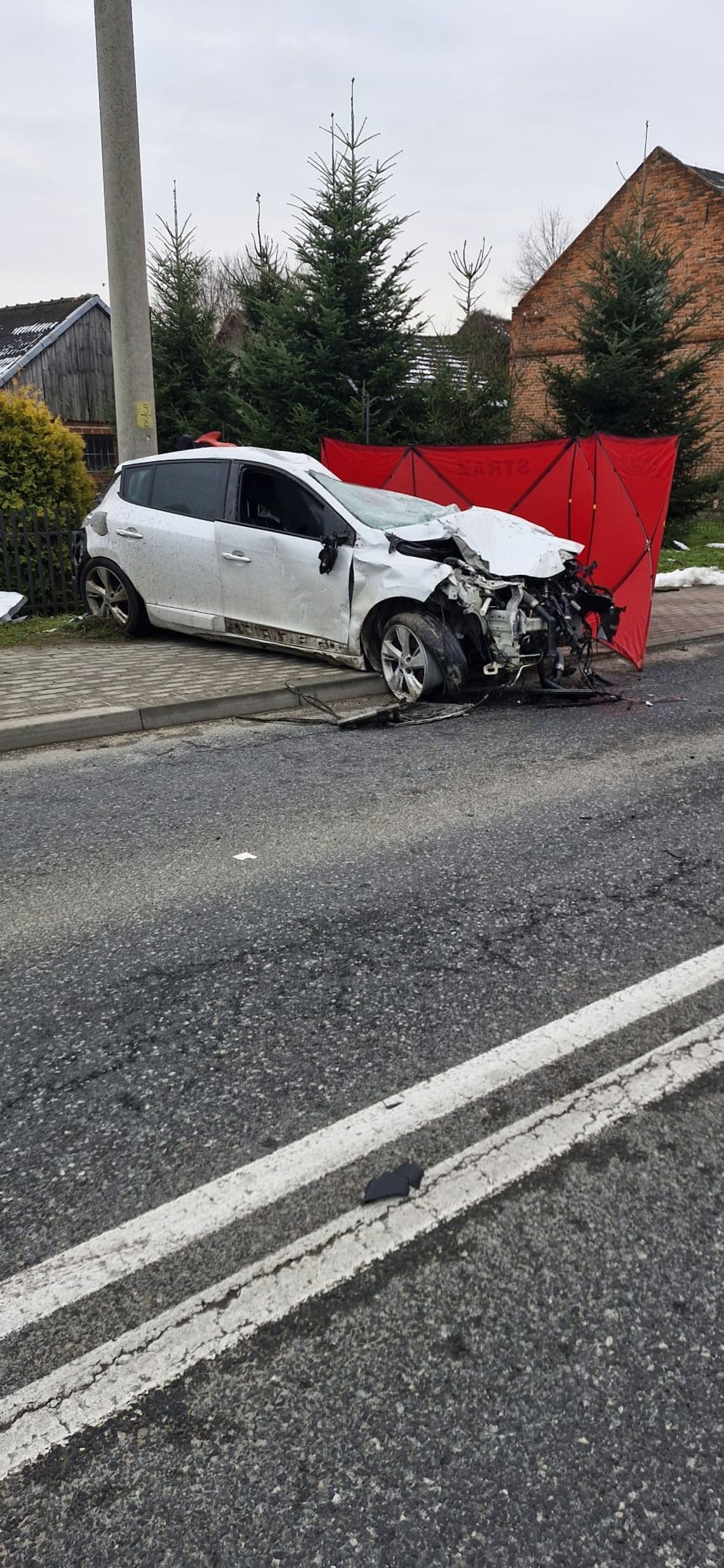 Tragiczny wypadek w powiecie mieleckim. 21-latek nie żyje Tragiczny wypadek w powiecie mieleckim. 21-latek nie żyje