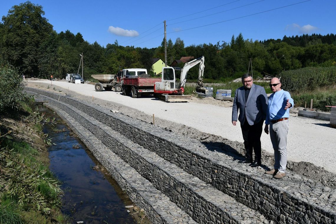 Trwają inwestycje na drogach powiatu bocheńskiego