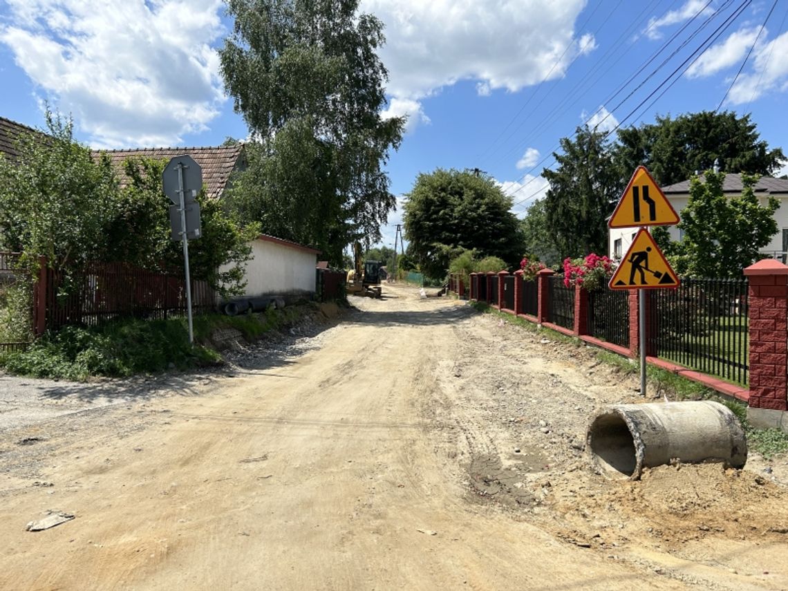 Trwają remonty dróg gminnych w Gminie Tarnów