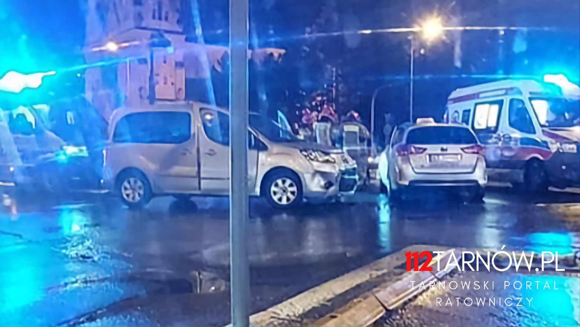 Trzy osoby zostały poszkodowane w wypadku w centrum Tarnowa