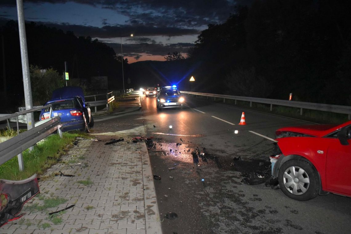 Uciekł z miejsca wypadku i zostawił rannych pasażerów. 37- latek z gminy Lubień trafił do aresztu Uciekł z miejsca wypadku i zostawił rannych pasażerów. 37- latek z gminy Lubień trafił do aresztu