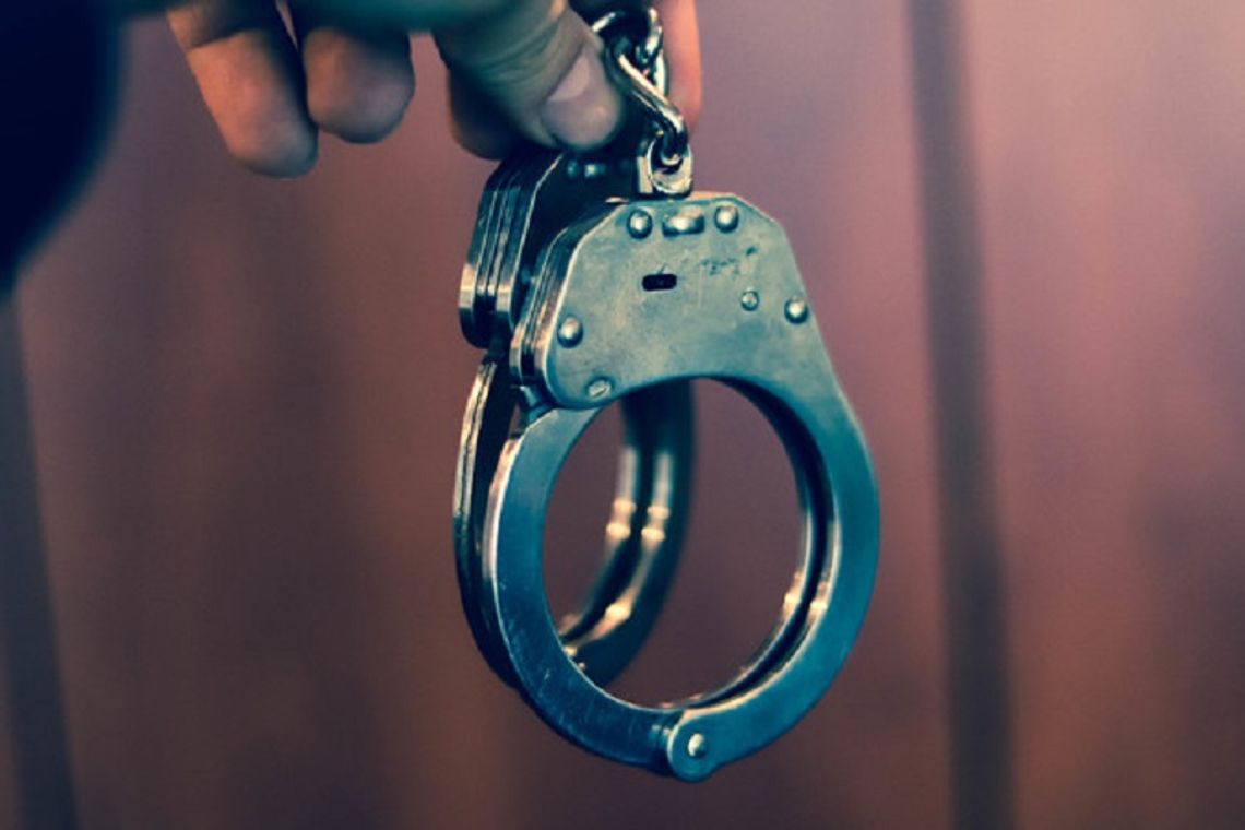 Ukrywał się przed wymiarem sprawiedliwości od 11 lat. Policjanci zatrzymali dwóch poszukiwanych mężczyzn Ukrywał się przed wymiarem sprawiedliwości od 11 lat. Policjanci zatrzymali dwóch poszukiwanych mężczyzn