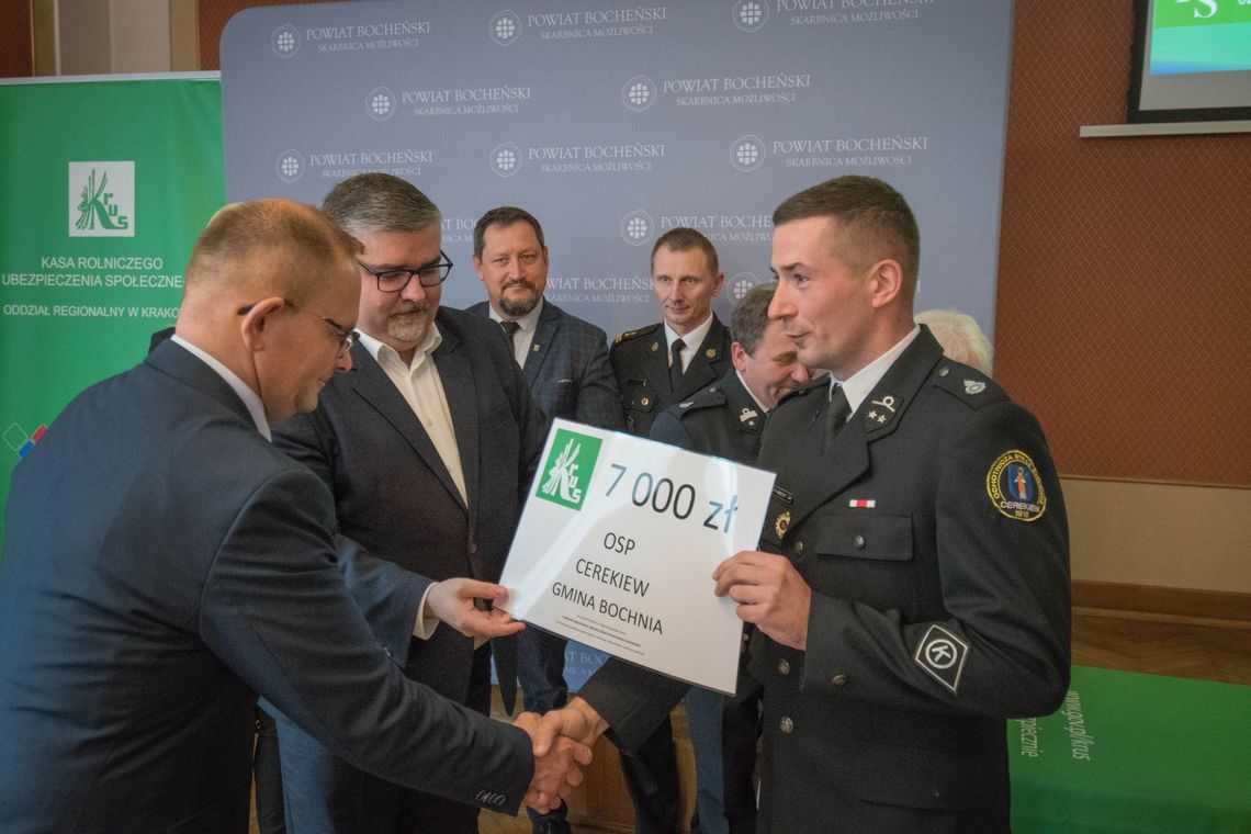 Uroczyste wręczenie voucherów dla jednostek OSP z Powiatu Bocheńskiego